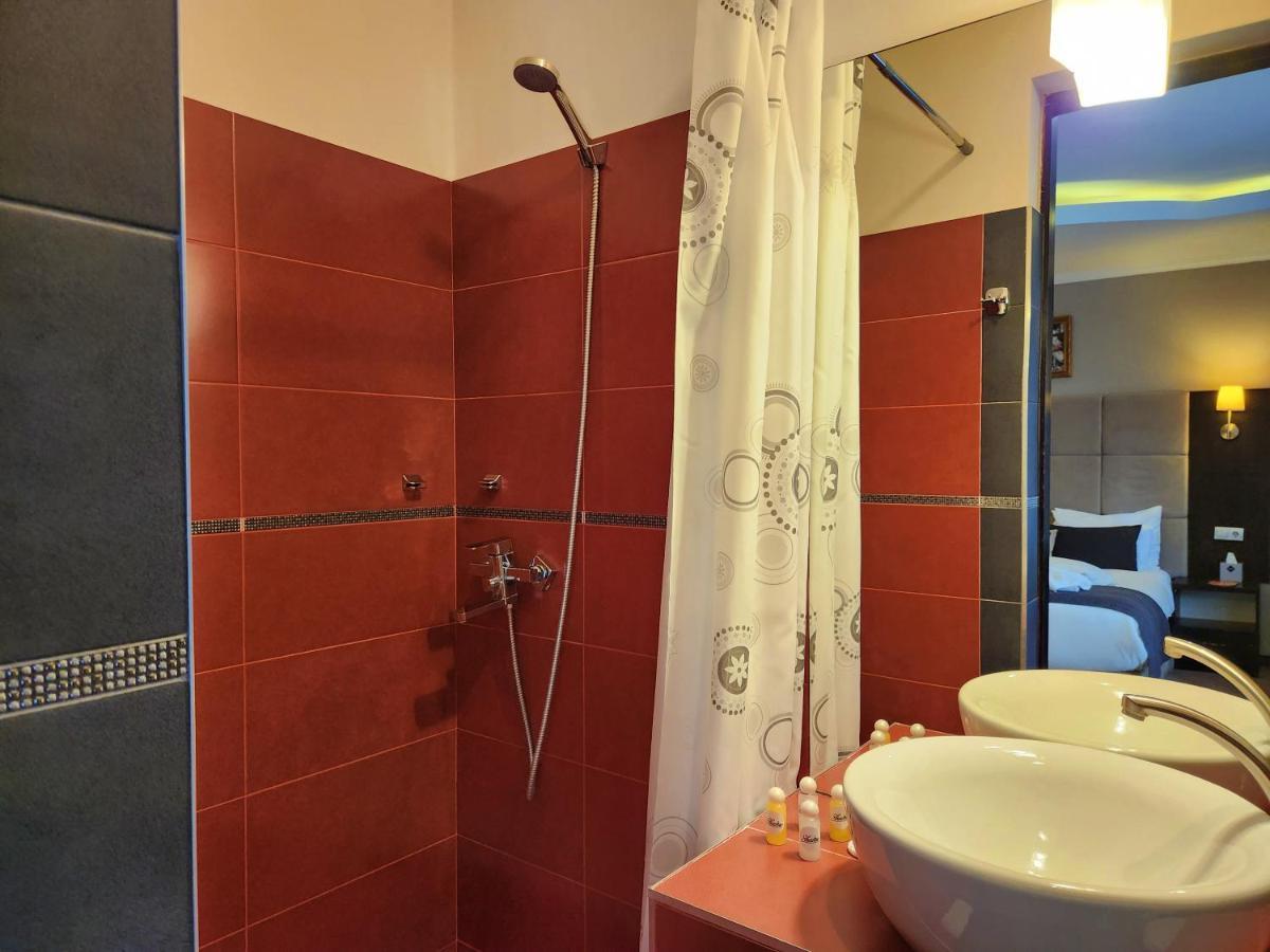 צ'יסינאו Shadow Boutique Hotel & Spa מראה חיצוני תמונה